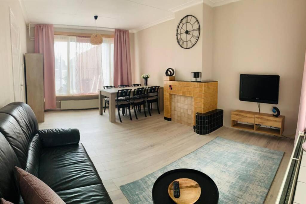 Apartamento Cosy House In The Heart Of The Center! Oostburg Exterior foto